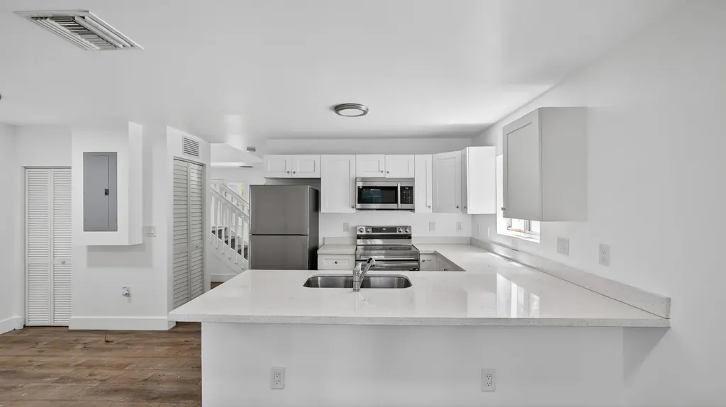 2902 NW 44th Street Miami FL 33142