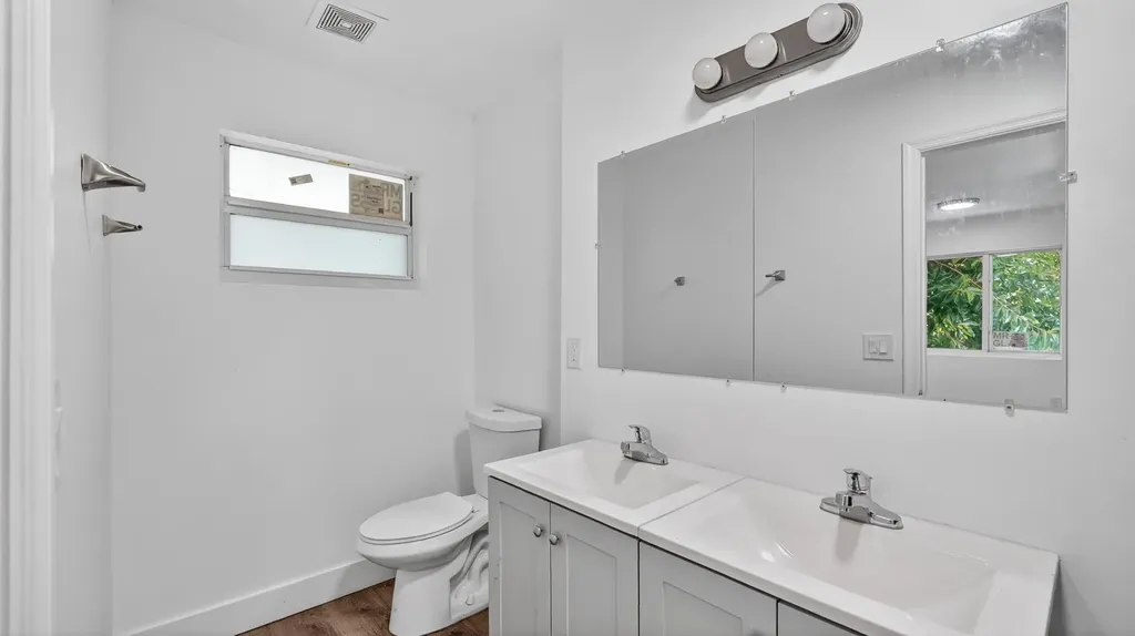 2902 NW 44th Street Miami FL 33142