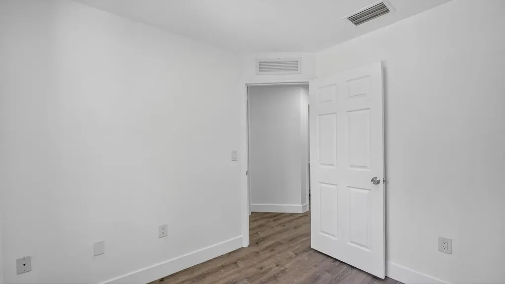 2902 NW 44th Street Miami FL 33142