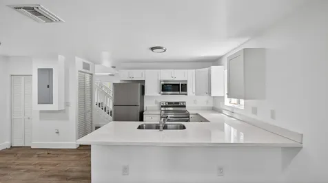 2902 NW 44th Street Miami FL 33142
