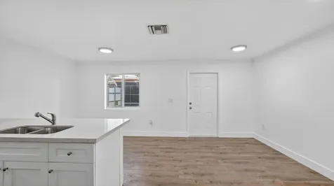 2902 NW 44th Street Miami FL 33142