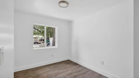 2902 NW 44th Street Miami FL 33142