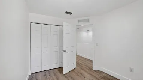 2902 NW 44th Street Miami FL 33142