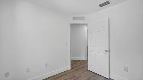 2902 NW 44th Street Miami FL 33142