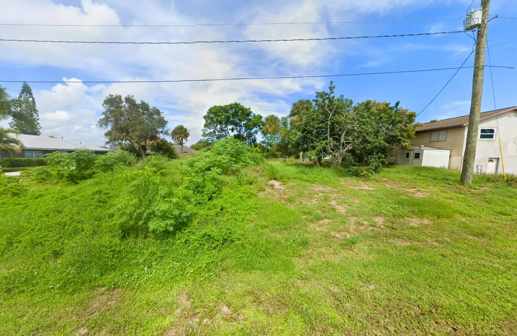 320 13th Street SW Vero Beach FL 32962