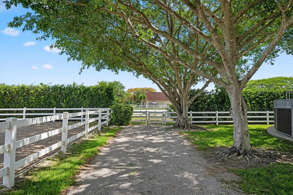 14466 Laurel Trail Wellington FL 33414