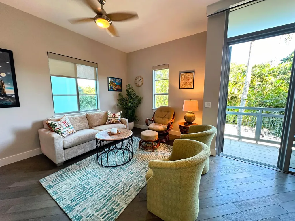 365 SE 6th Avenue Delray Beach FL 33483