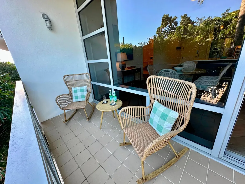 365 SE 6th Avenue Delray Beach FL 33483