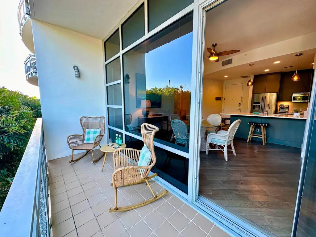 365 SE 6th Avenue Delray Beach FL 33483