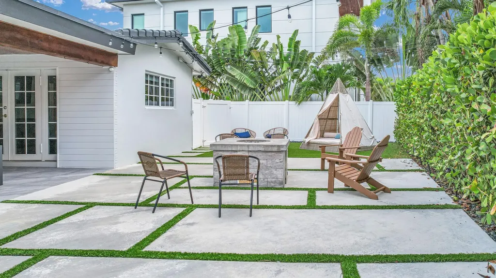 701 Appleby Street Boca Raton FL 33487
