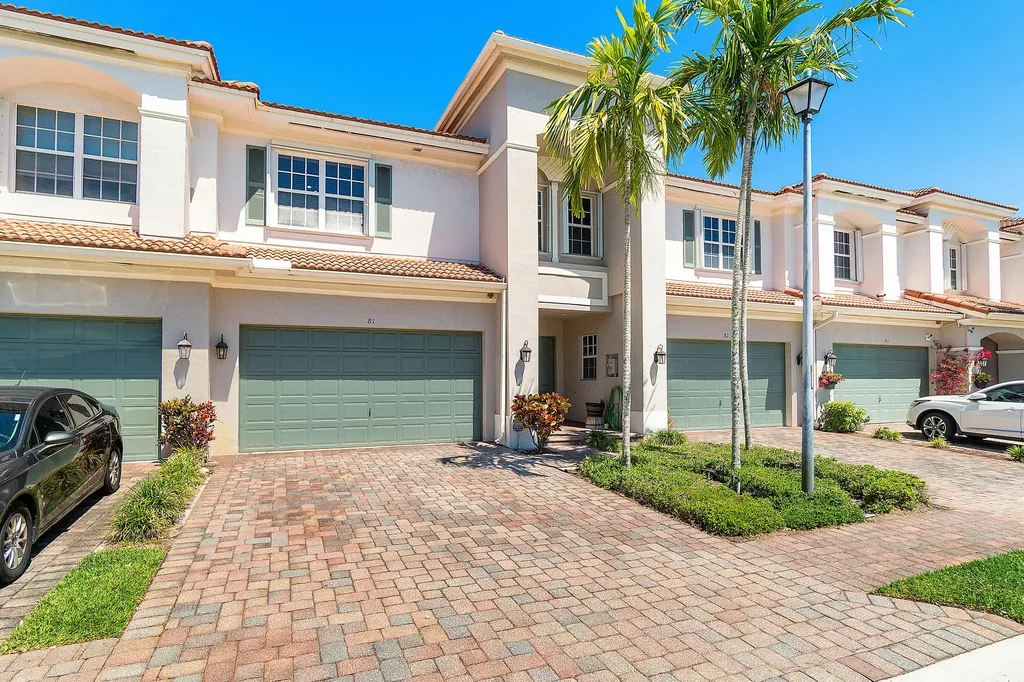 81 Nottingham Place Boynton Beach FL 33426