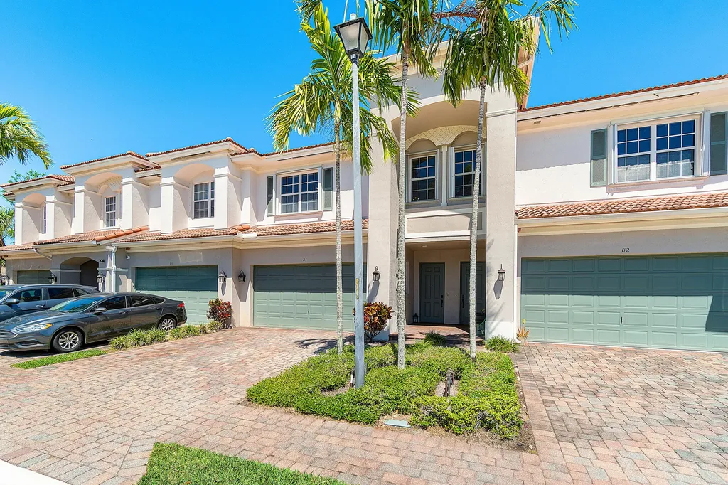 81 Nottingham Place Boynton Beach FL 33426