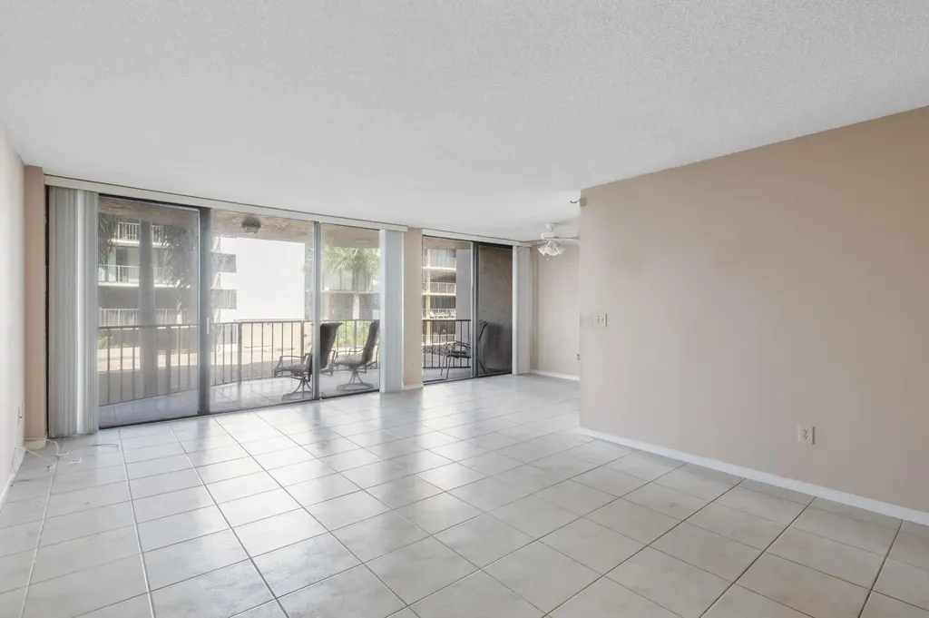 859 Jeffery Street Boca Raton FL 33487