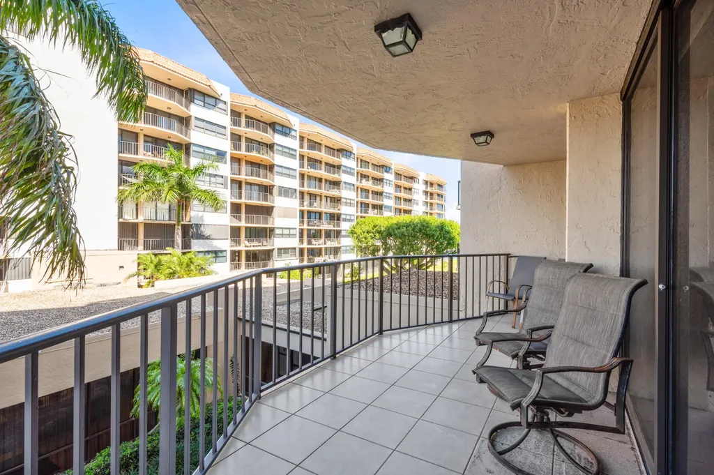 859 Jeffery Street Boca Raton FL 33487