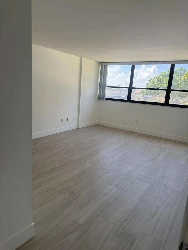 859 Jeffery Street Boca Raton FL 33487
