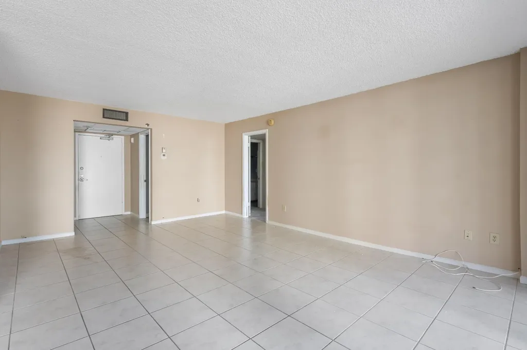 859 Jeffery Street Boca Raton FL 33487