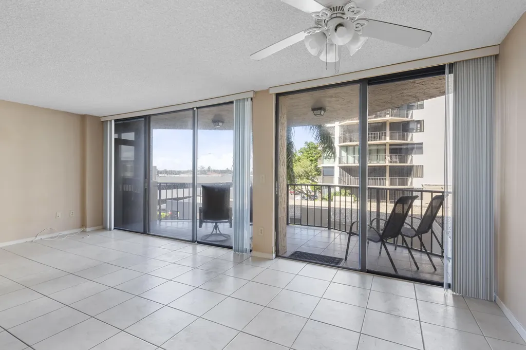 859 Jeffery Street Boca Raton FL 33487