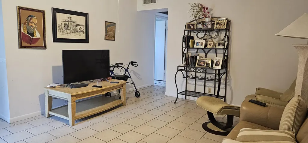 263 Suffolk G Boca Raton FL 33434