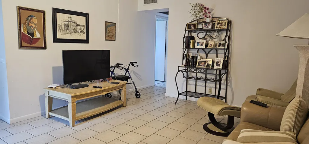 263 Suffolk G Boca Raton FL 33434