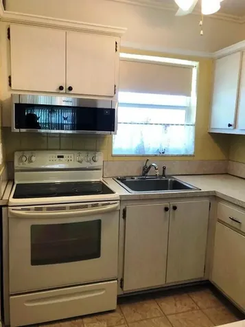 1115 Lake Terrace Boynton Beach FL 33426