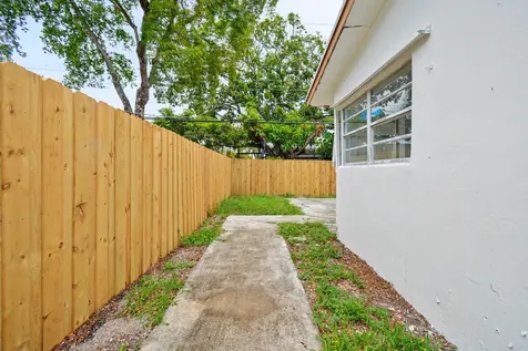 411B NE 57th Court Oakland Park FL 33334