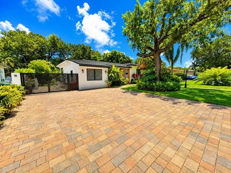 13231 NW 1st Avenue Miami FL 33168