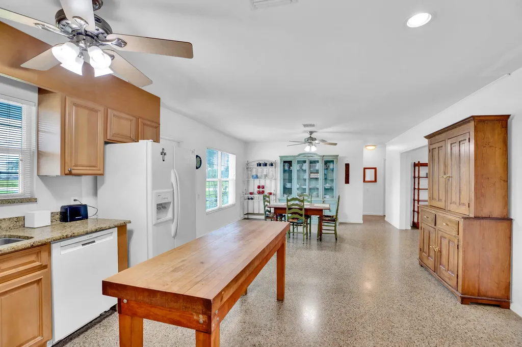 1425 20th Avenue Vero Beach FL 32960