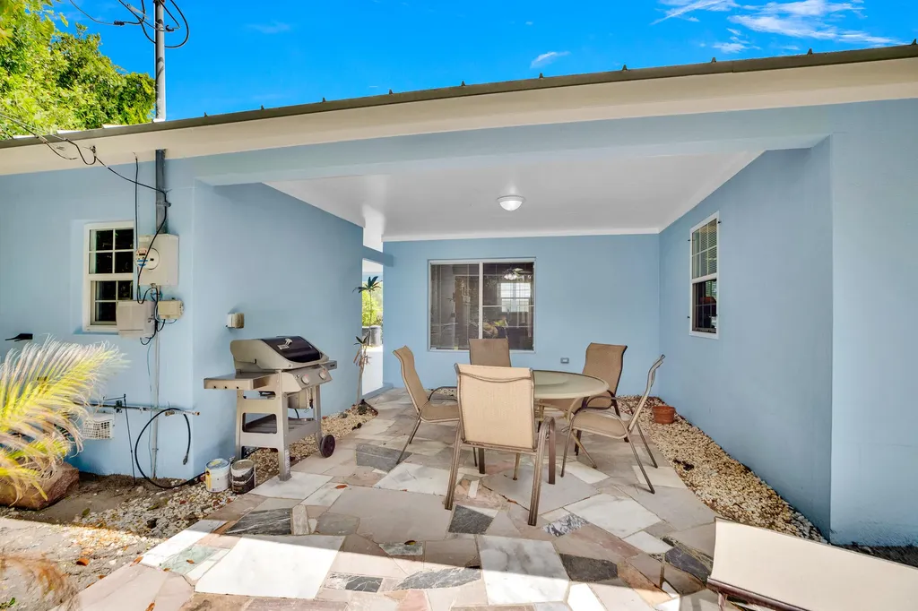 1425 20th Avenue Vero Beach FL 32960