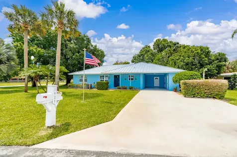 1425 20th Avenue Vero Beach FL 32960