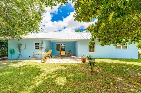 1425 20th Avenue Vero Beach FL 32960