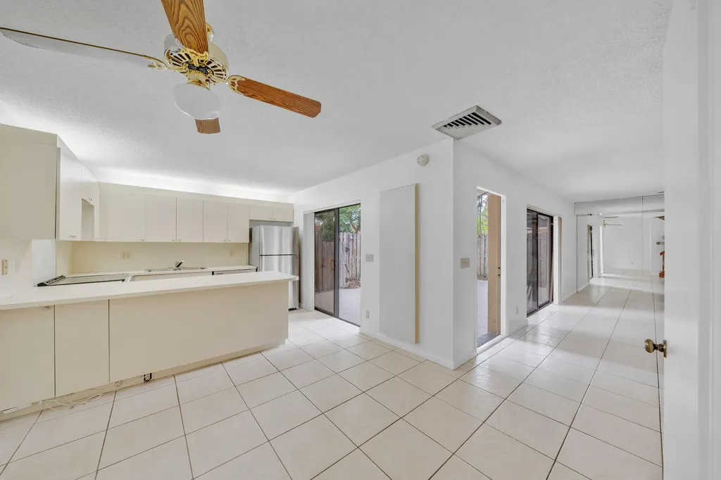 713 NW 99th Circle Plantation FL 33324