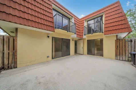 713 NW 99th Circle Plantation FL 33324