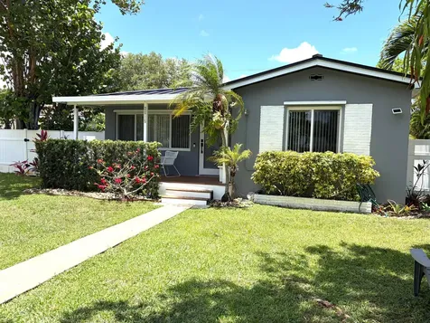 2615 Roosevelt Street Hollywood FL 33020