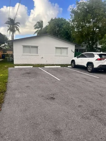 726 SW 7th Street Hallandale Beach FL 33009