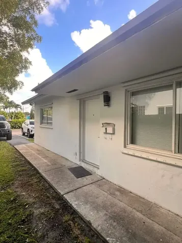 726 SW 7th Street Hallandale Beach FL 33009