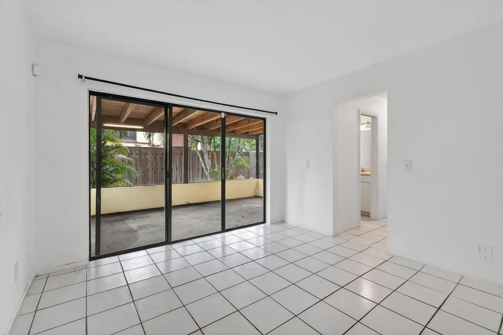 3502 Gardens E Drive Palm Beach Gardens FL 33410