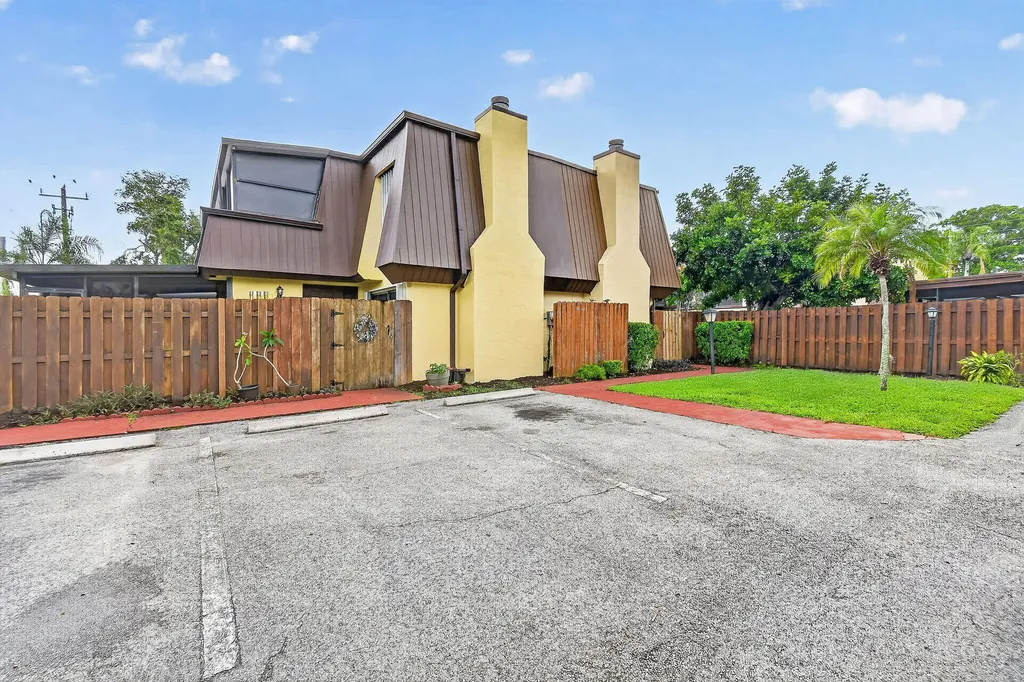 3502 Gardens East Drive Palm Beach Gardens FL 33410
