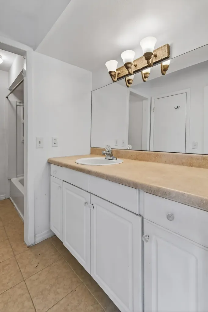 3502 Gardens E Drive Palm Beach Gardens FL 33410
