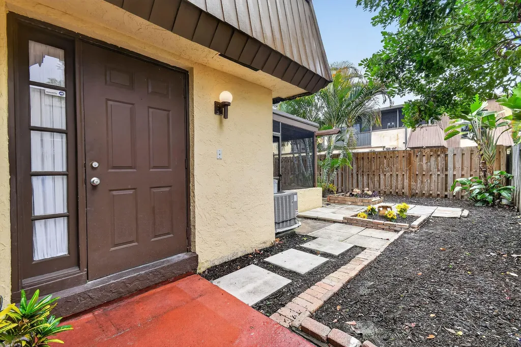 3502 Gardens East Drive Palm Beach Gardens FL 33410