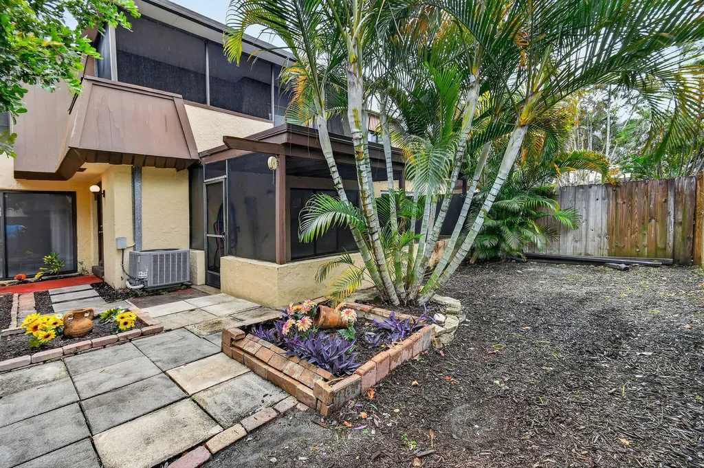 3502 Gardens E Drive Palm Beach Gardens FL 33410