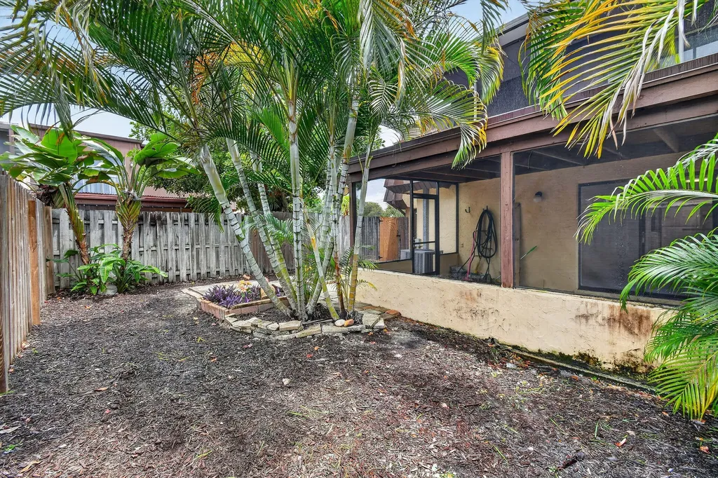 3502 Gardens E Drive Palm Beach Gardens FL 33410