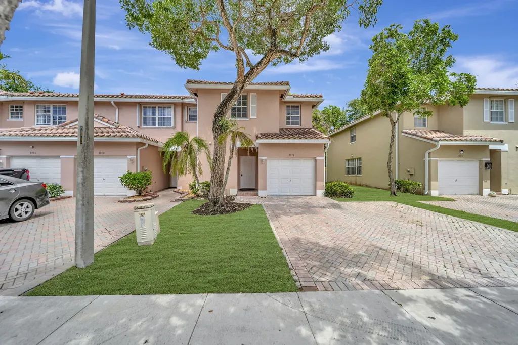 3970 NW 90th Way Sunrise FL 33351