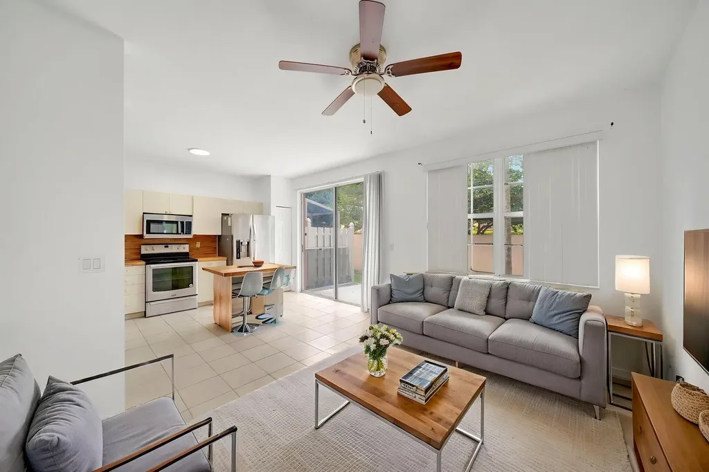 3970 NW 90th Way Sunrise FL 33351