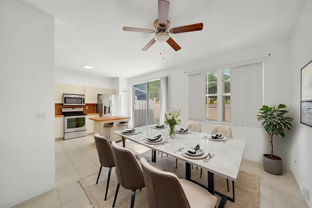 3970 NW 90th Way Sunrise FL 33351