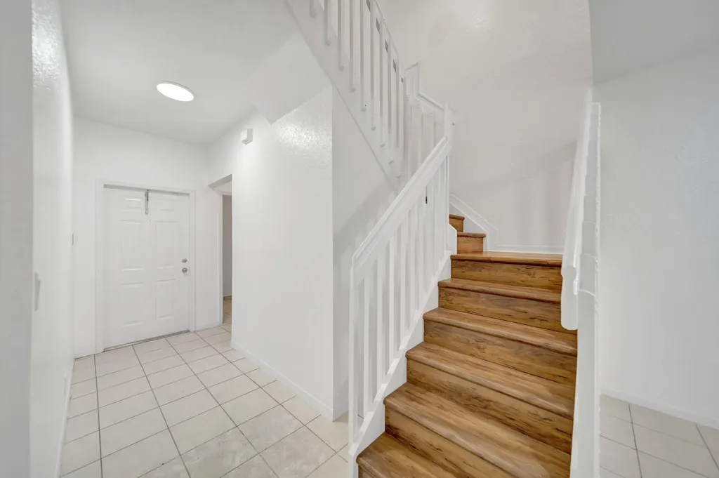 3970 NW 90th Way Sunrise FL 33351