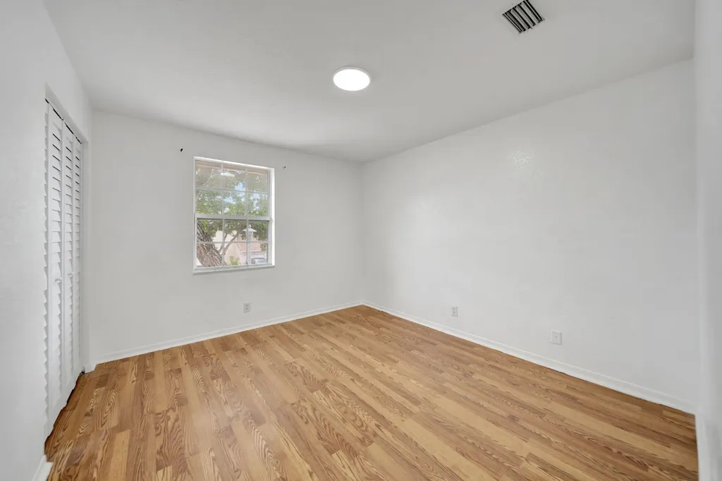 3970 NW 90th Way Sunrise FL 33351