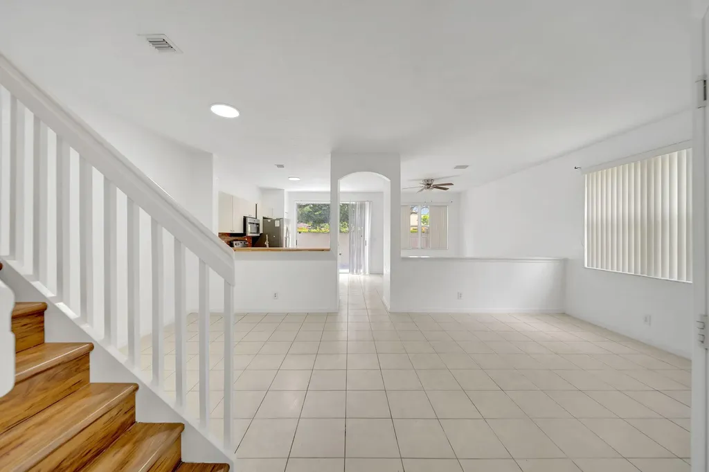 3970 NW 90th Way Sunrise FL 33351