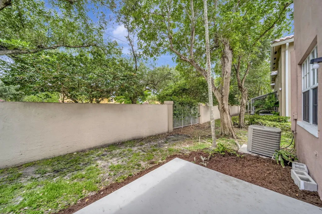 3970 NW 90th Way Sunrise FL 33351
