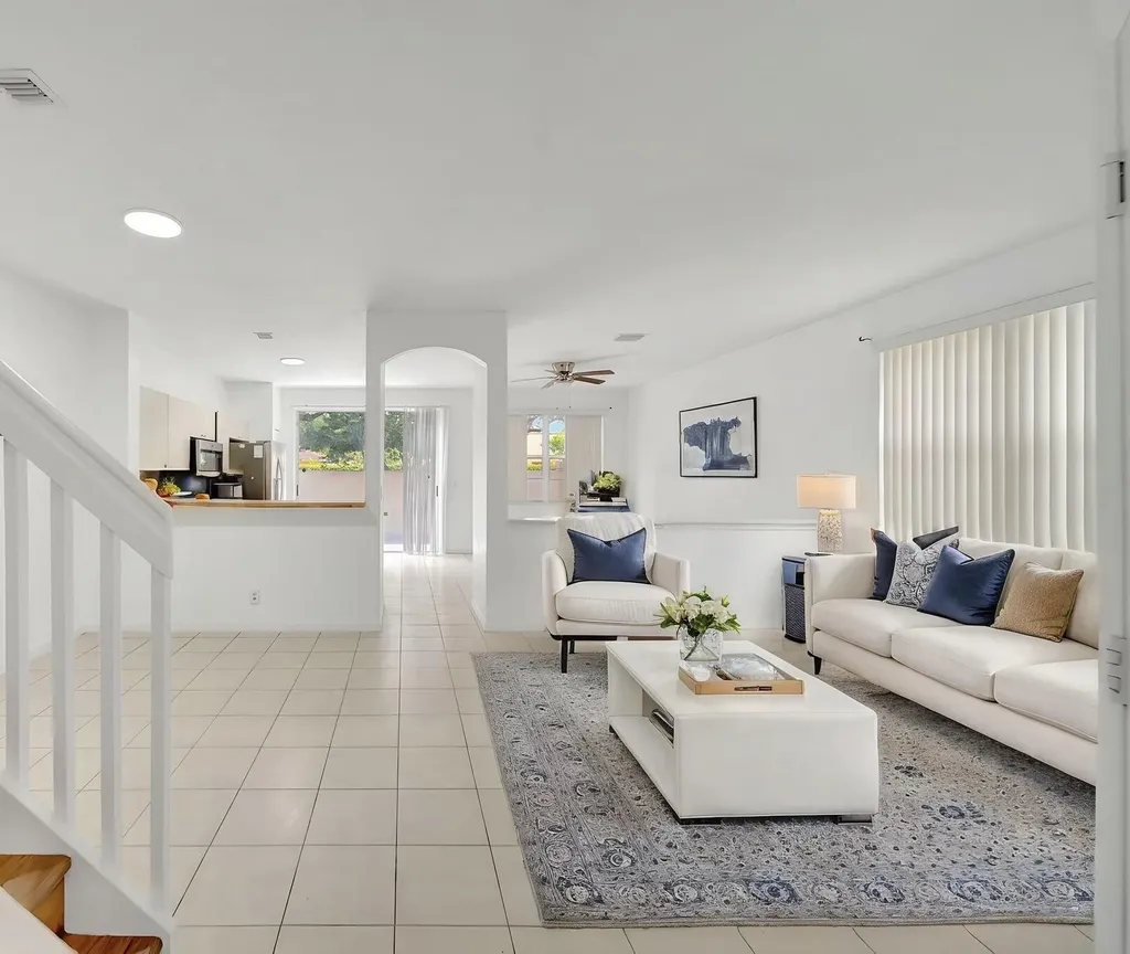 3970 NW 90th Way Sunrise FL 33351