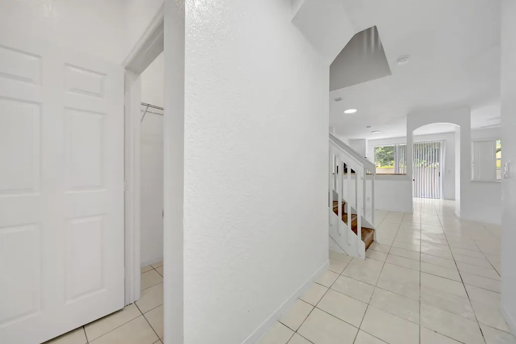 3970 NW 90th Way Sunrise FL 33351